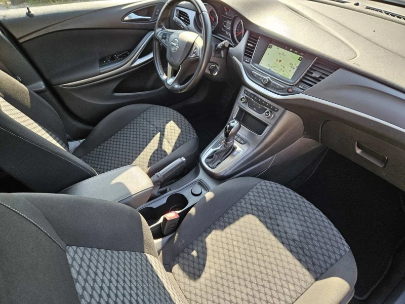 Opel Astra 1.6cdti 136k.c., снимка 9 - Автомобили и джипове - 48702911