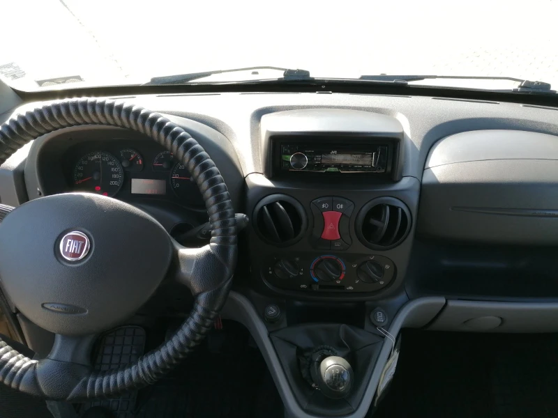 Fiat Doblo 1.9 Multijet (120 кс) 6+ 1, снимка 16 - Автомобили и джипове - 49394448