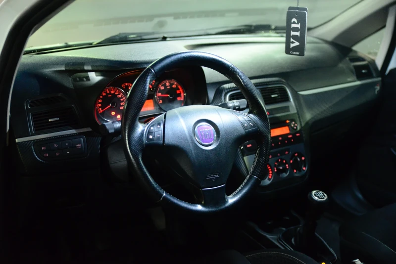 Fiat Punto, снимка 8 - Автомобили и джипове - 52007548