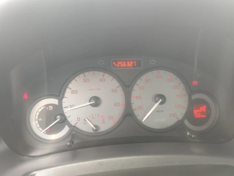 Citroen Berlingo 1.6БЕНЗИН , снимка 13 - Автомобили и джипове - 52390125