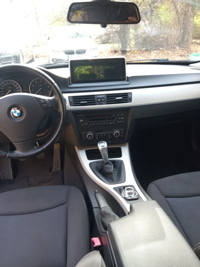BMW 320 320i, снимка 9 - Автомобили и джипове - 52430981