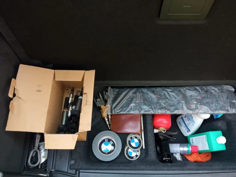 BMW 320 320i, снимка 6 - Автомобили и джипове - 52430981