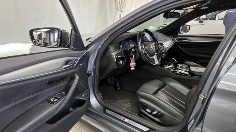 BMW 520 d M sport, снимка 9 - Автомобили и джипове - 52561794