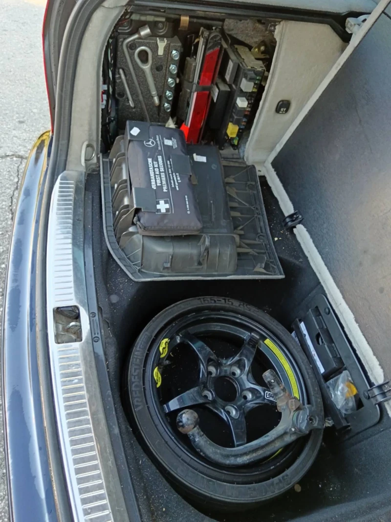 Mercedes-Benz C 220, снимка 11 - Автомобили и джипове - 52843111