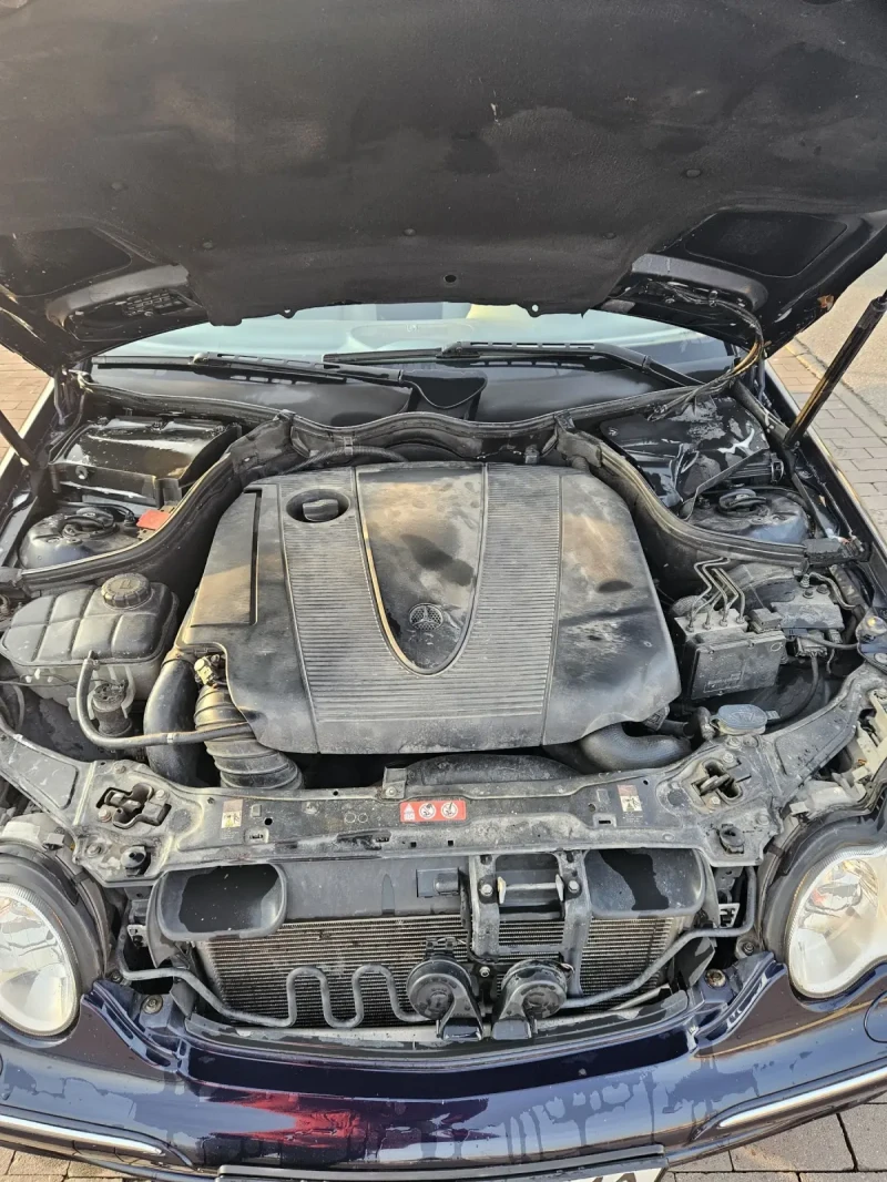 Mercedes-Benz C 220, снимка 8 - Автомобили и джипове - 52843111