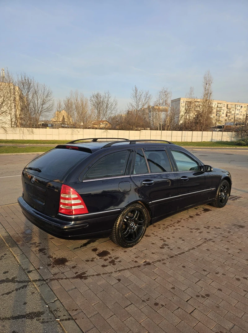 Mercedes-Benz C 220, снимка 3 - Автомобили и джипове - 52843111