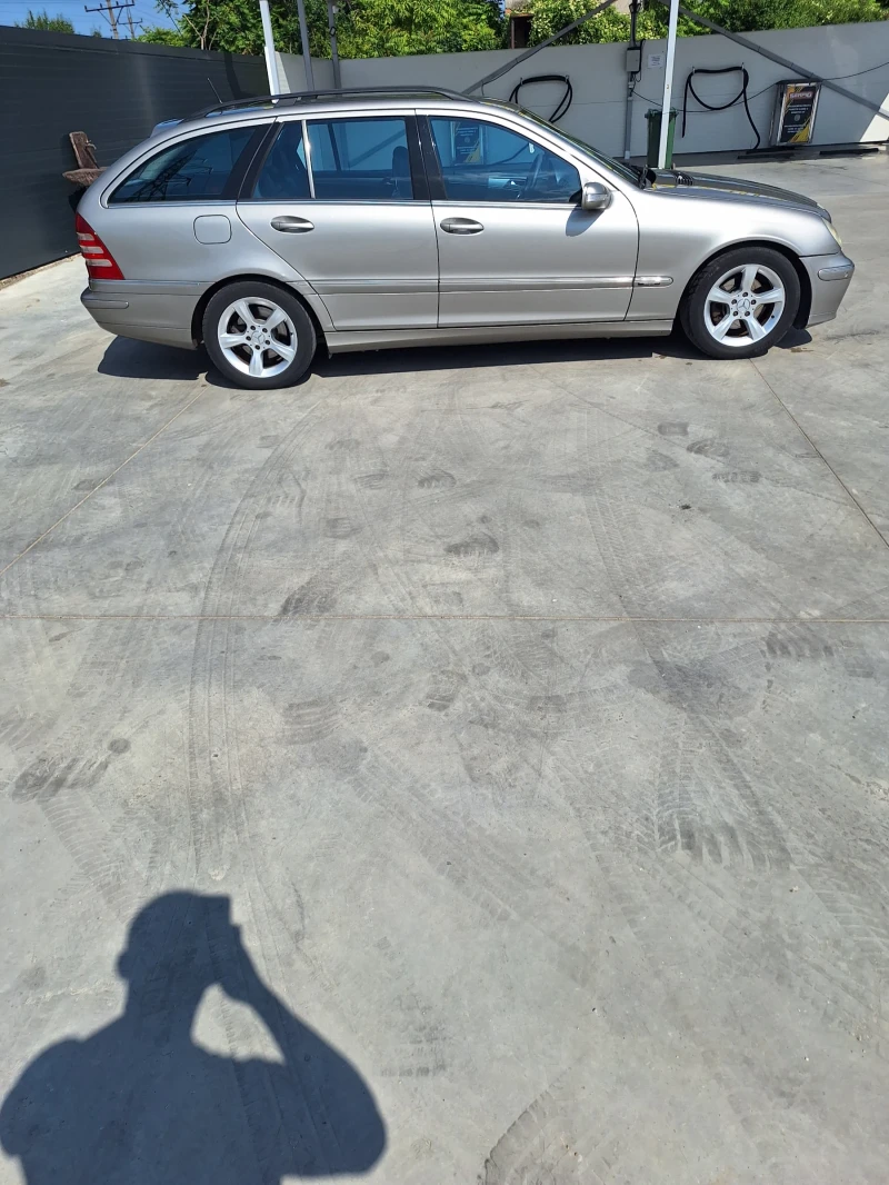 Mercedes-Benz C 220, снимка 4 - Автомобили и джипове - 53068965