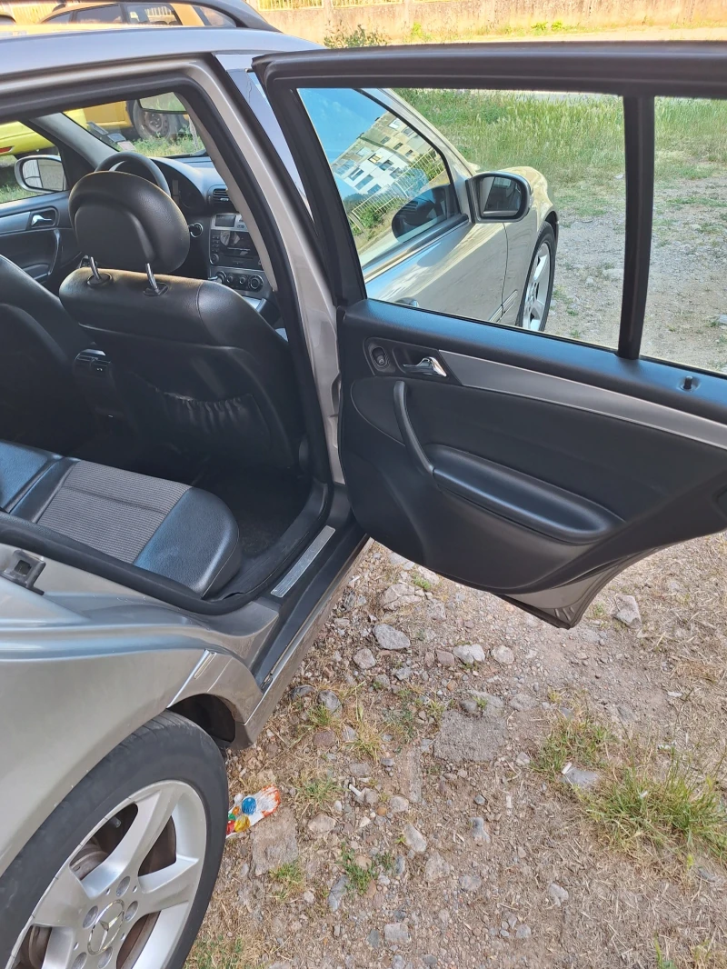 Mercedes-Benz C 220, снимка 10 - Автомобили и джипове - 53068965