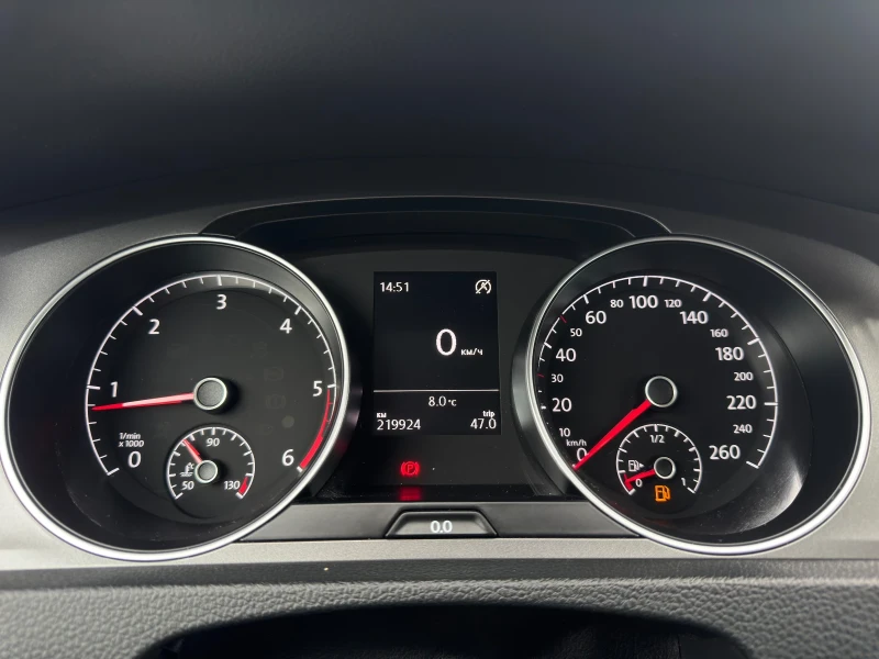 VW Golf 1.6 Diesel, снимка 8 - Автомобили и джипове - 53448248