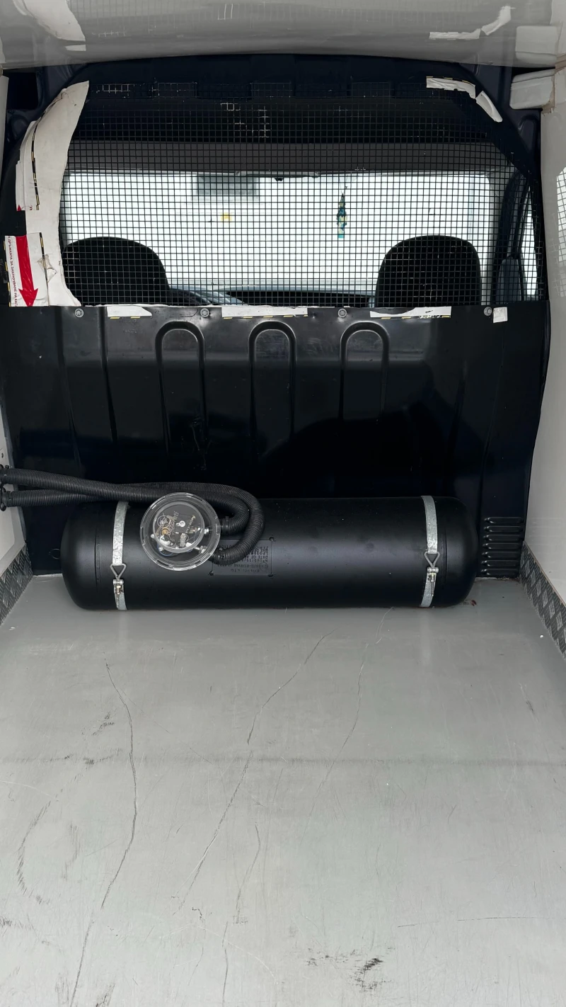 Dacia Dokker 1.6 БЕНЗИН / ГАЗ, снимка 11 - Автомобили и джипове - 53578073