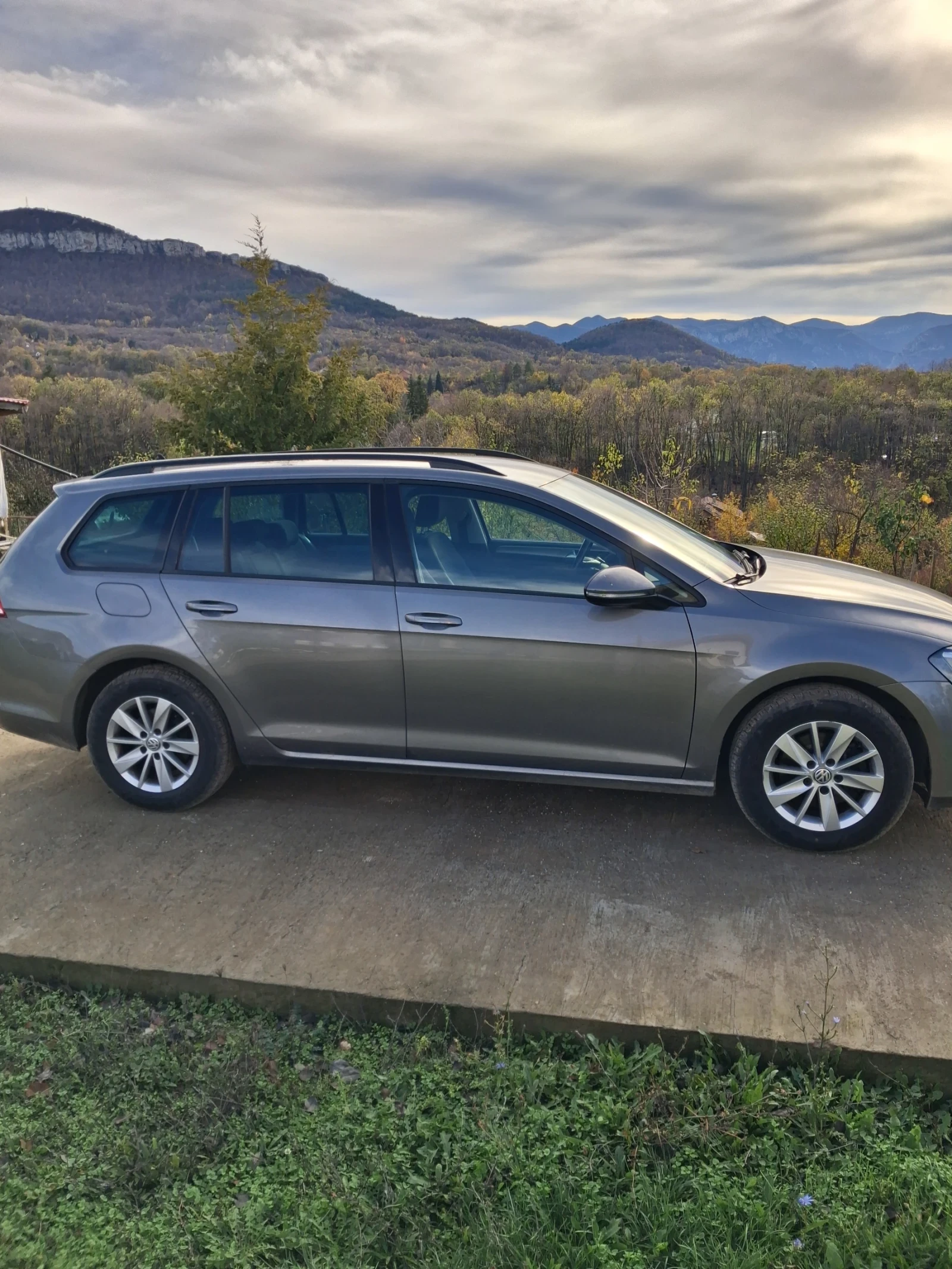 VW Golf 1.6 tdi, снимка 1