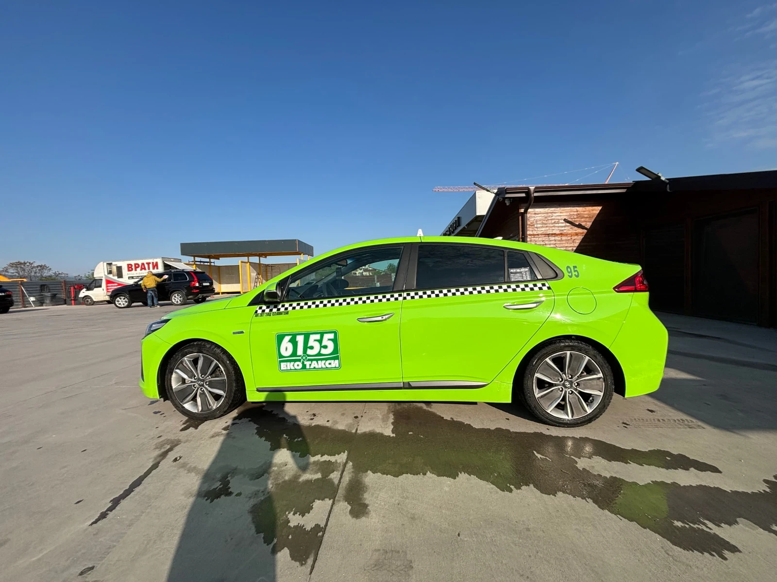 Hyundai Ioniq  - изображение 2