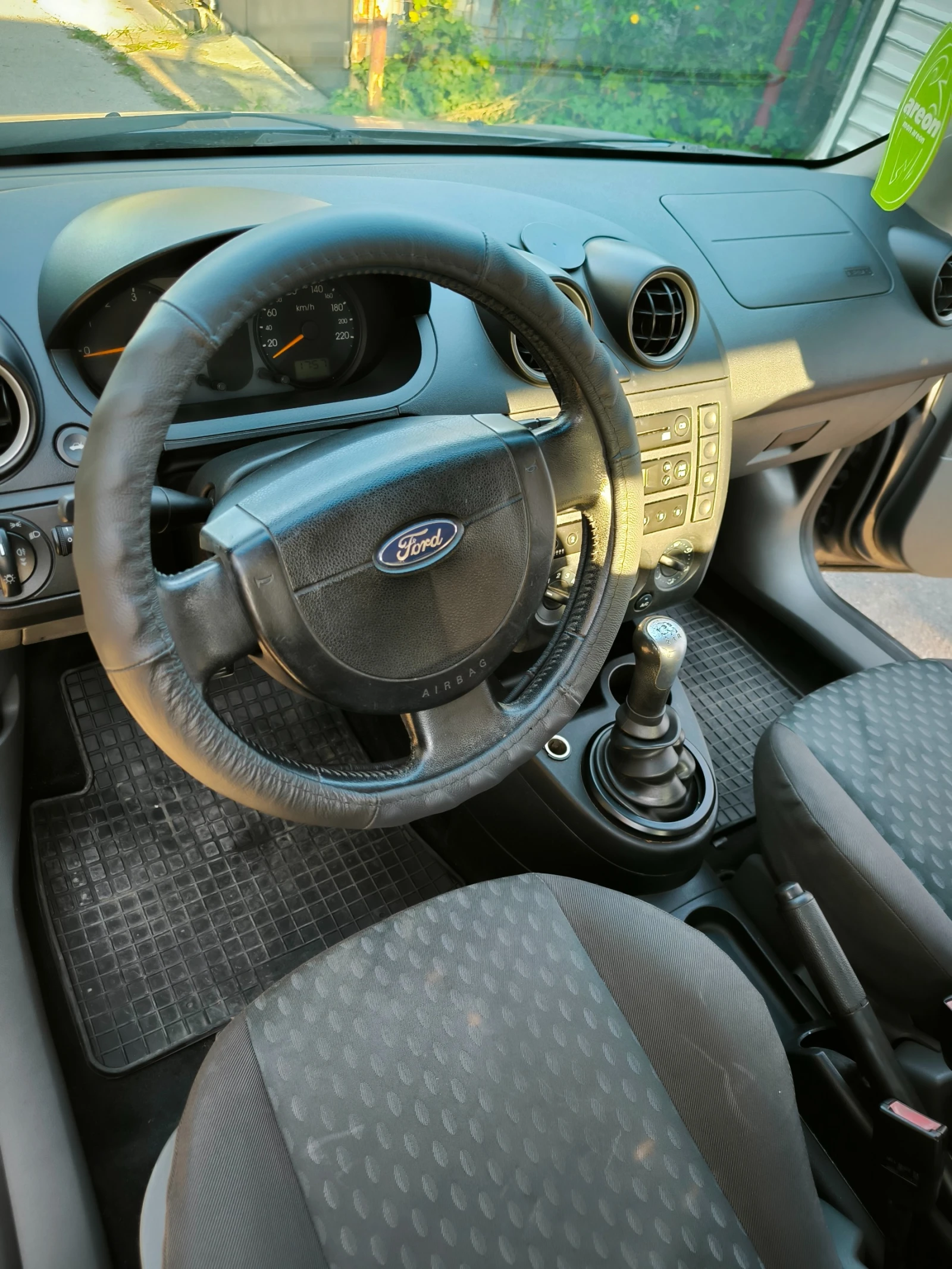 Ford Fiesta 1.4 - изображение 7