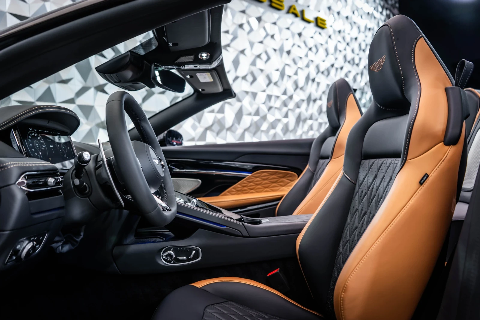 Aston Martin DB12 Volante* Bowers&Wilkins* 360 | Mobile.bg   12