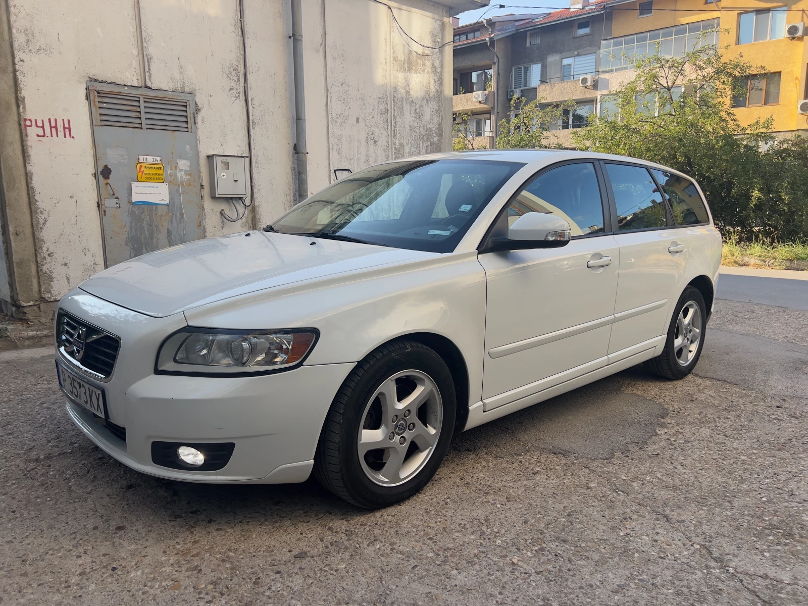 Volvo V50 D3, 150к.с., 6 speed automatic - изображение 2