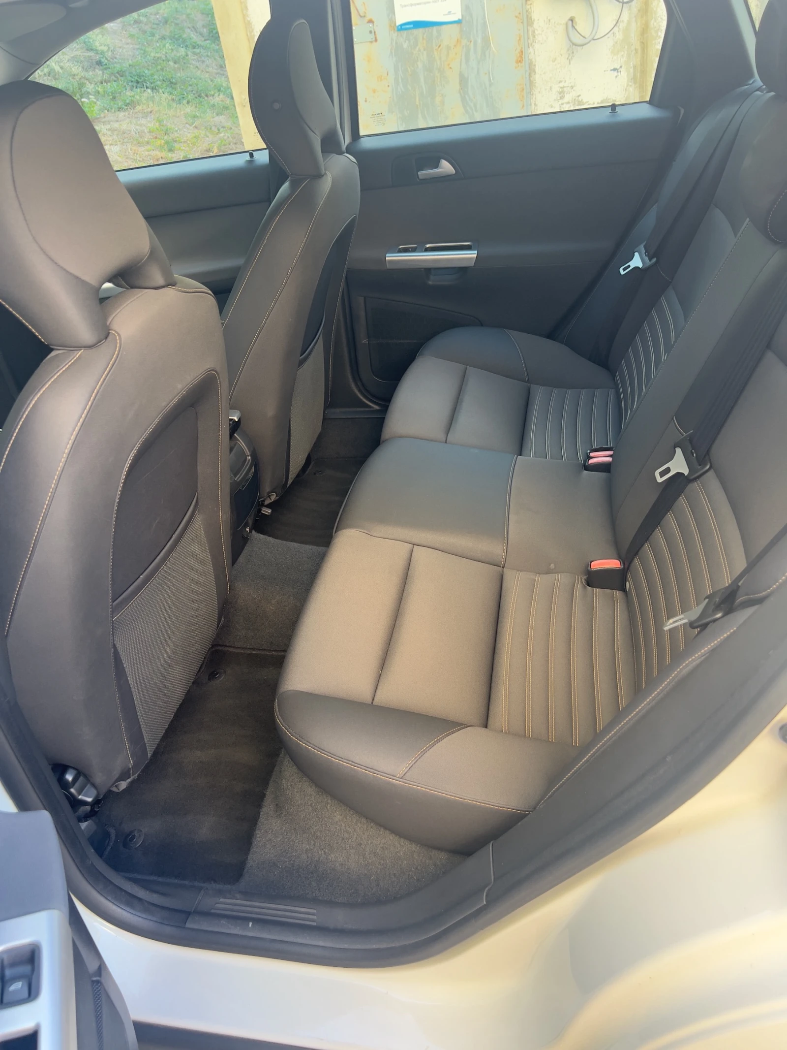 Volvo V50 D3, 150к.с., 6 speed automatic - изображение 9