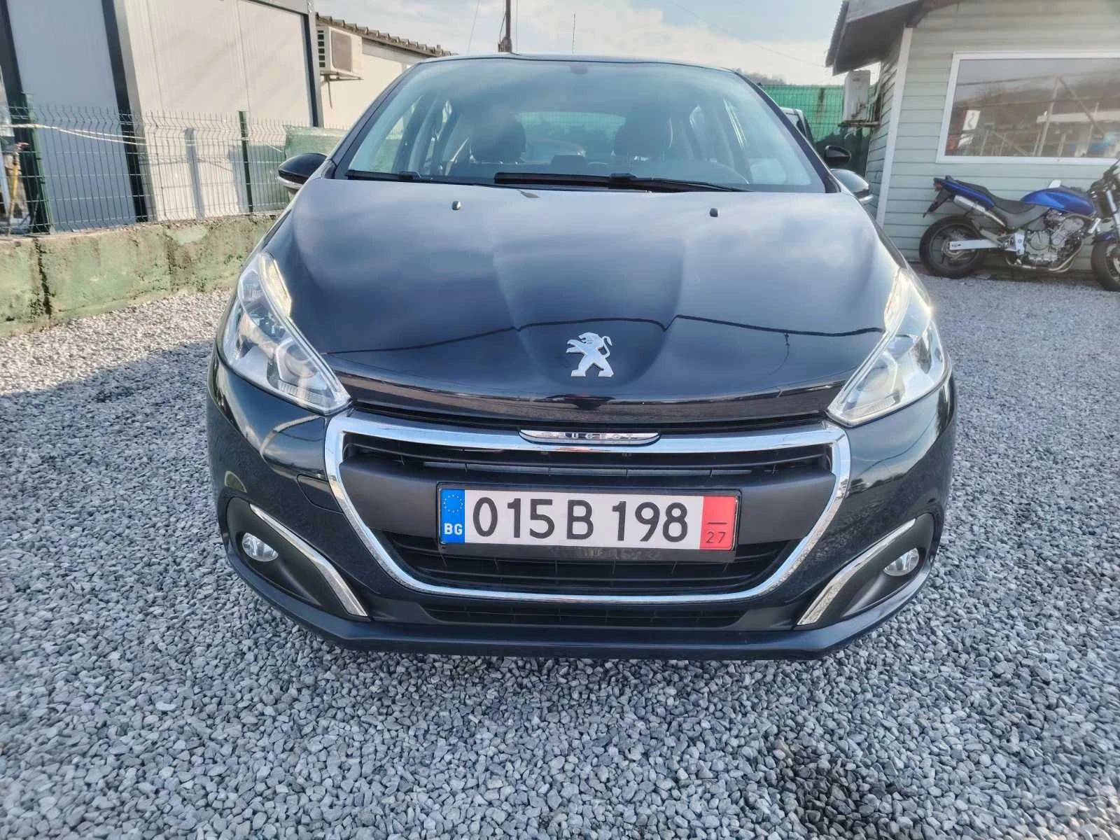 Peugeot 208 Gaz-Benzin, снимка 8 - Автомобили и джипове - 53757267