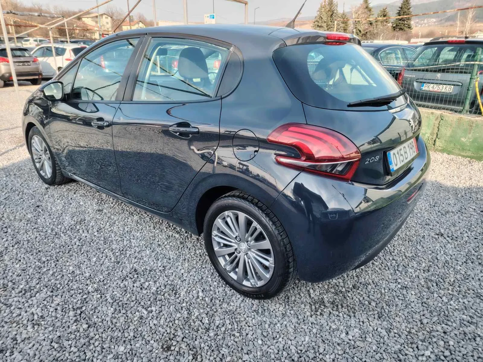 Peugeot 208 Gaz-Benzin, снимка 2 - Автомобили и джипове - 53757267