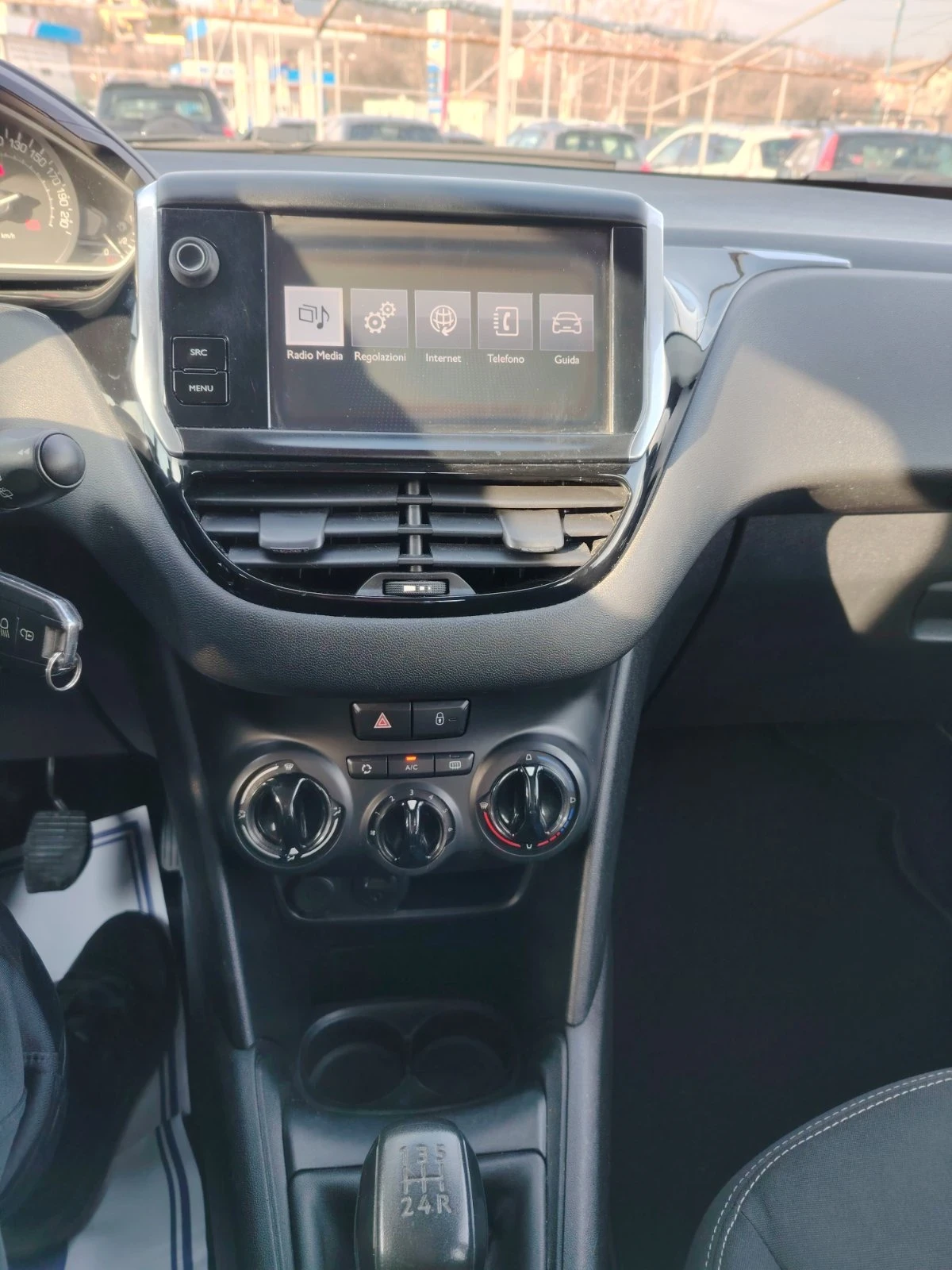 Peugeot 208 Gaz-Benzin, снимка 11 - Автомобили и джипове - 53757267