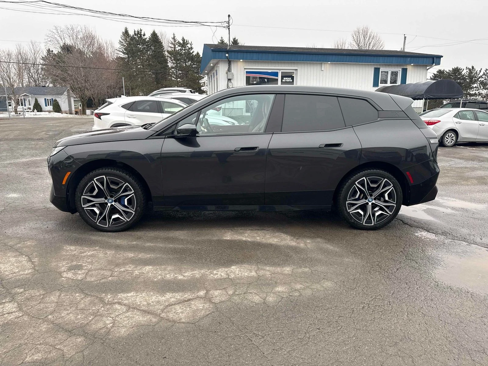 BMW iX xDrive40 АВТО КРЕДИТ, снимка 3 - Автомобили и джипове - 53997967