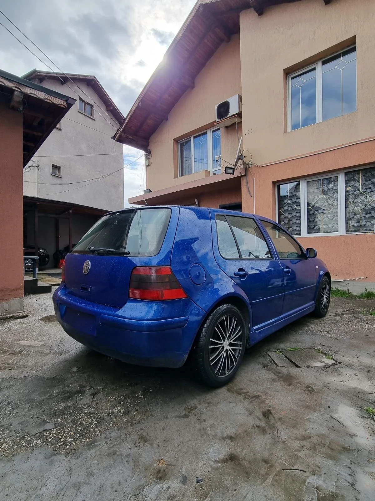 VW Golf 1.9 TDI, снимка 7 - Автомобили и джипове - 53999512