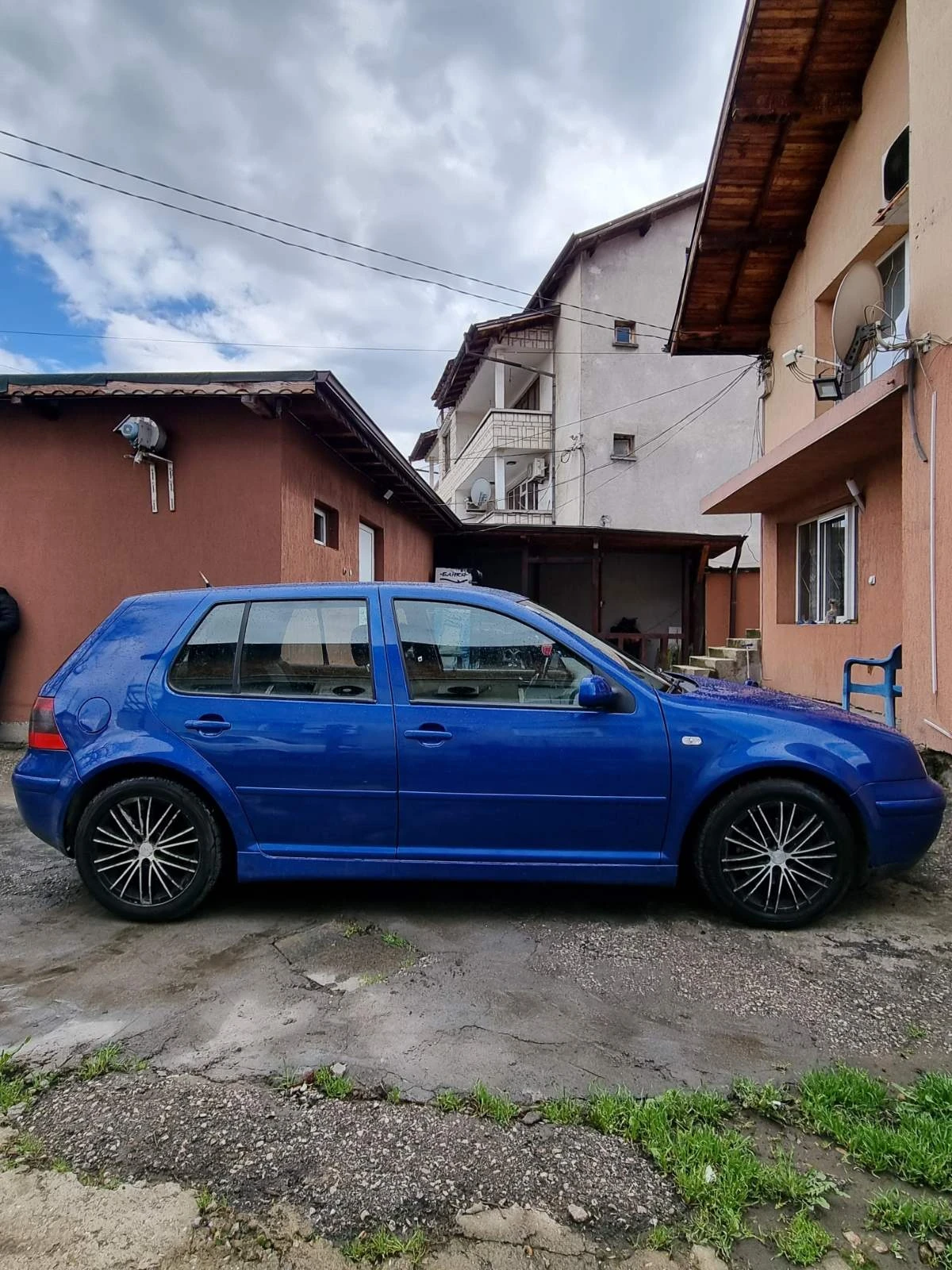 VW Golf 1.9 TDI, снимка 3 - Автомобили и джипове - 53999512