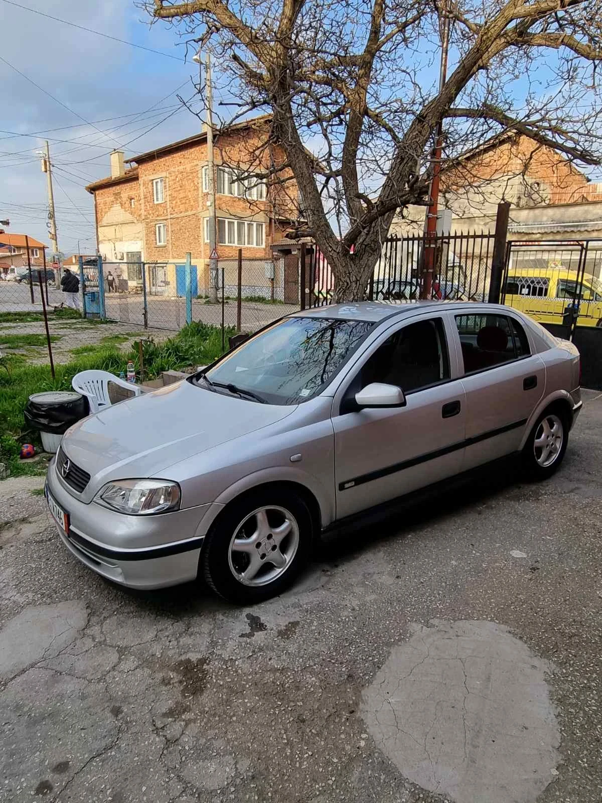 Opel Astra 1.6 бензин , снимка 2 - Автомобили и джипове - 53999512