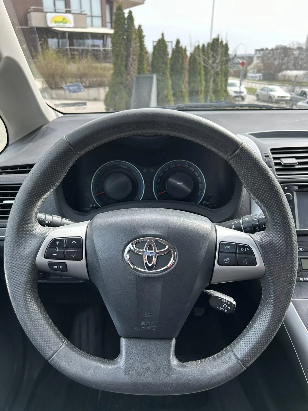 Toyota Auris, снимка 5 - Автомобили и джипове - 54086072