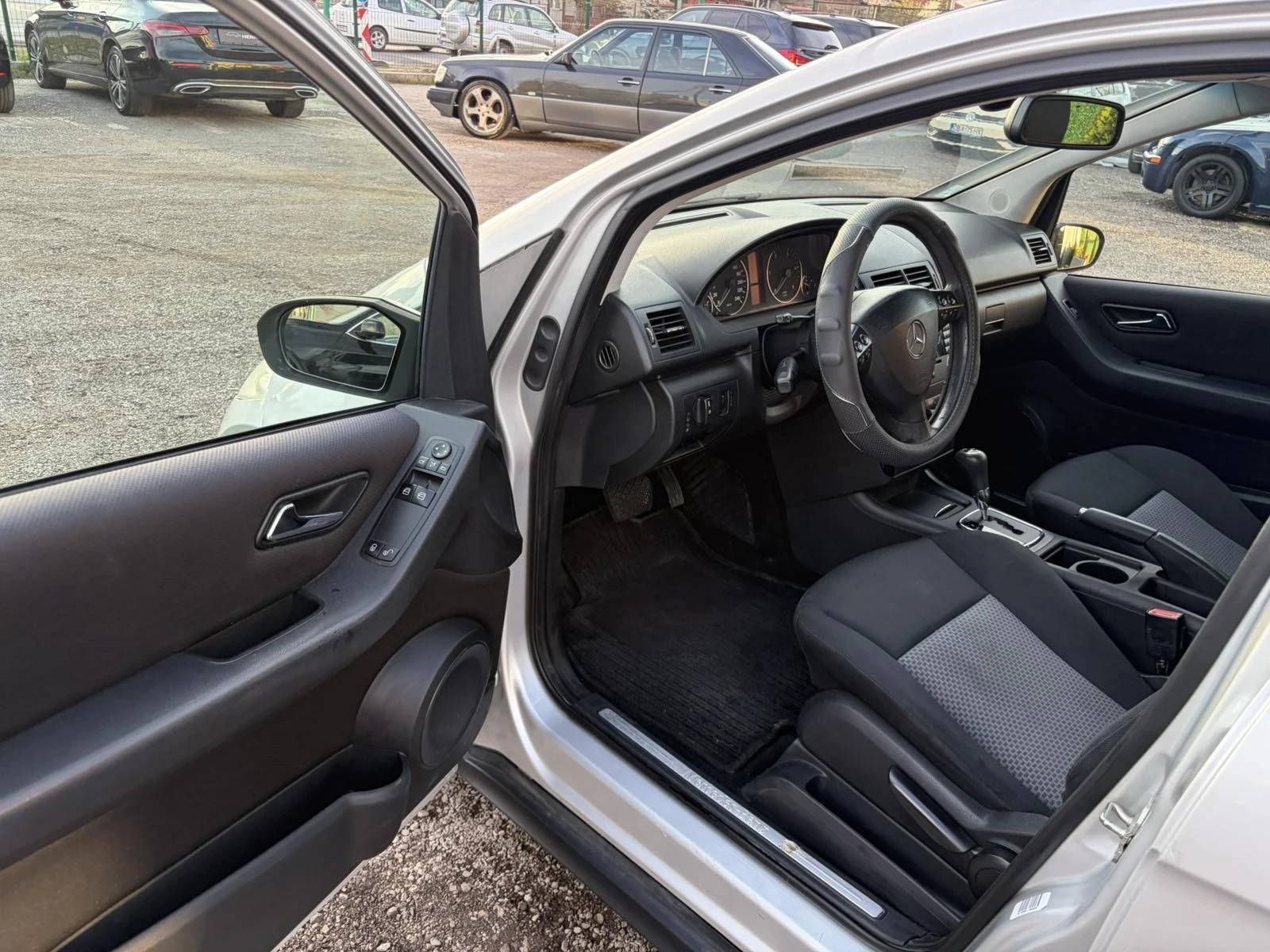 Mercedes-Benz A 180, снимка 8 - Автомобили и джипове - 54118117