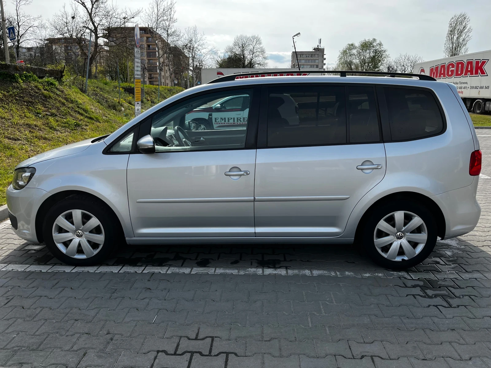 VW Touran, снимка 5 - Автомобили и джипове - 54183929