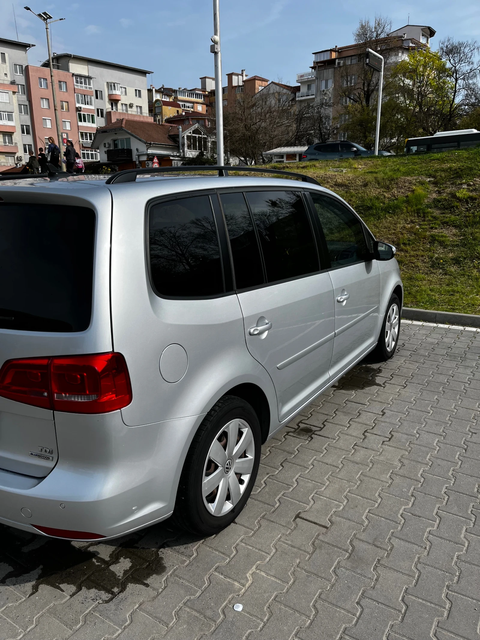 VW Touran, снимка 2 - Автомобили и джипове - 54183929