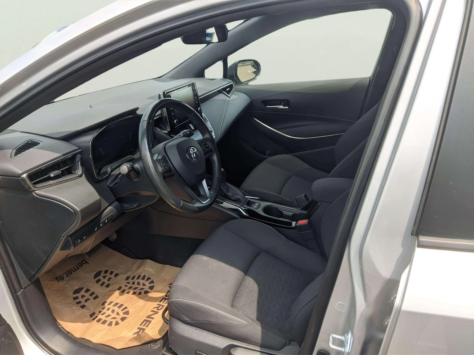 Toyota Corolla 1.2, снимка 7 - Автомобили и джипове - 54540740