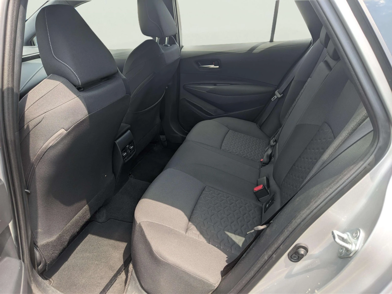 Toyota Corolla 1.2, снимка 8 - Автомобили и джипове - 54540740
