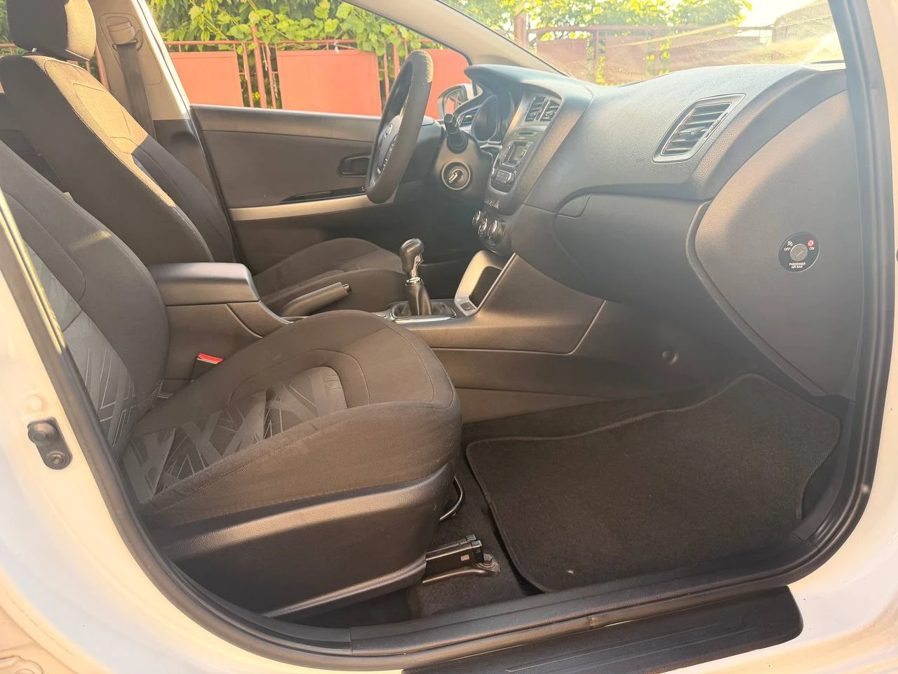 Kia Ceed 1.4 100кс Бензин+ Газ BRC, снимка 11 - Автомобили и джипове - 54786693