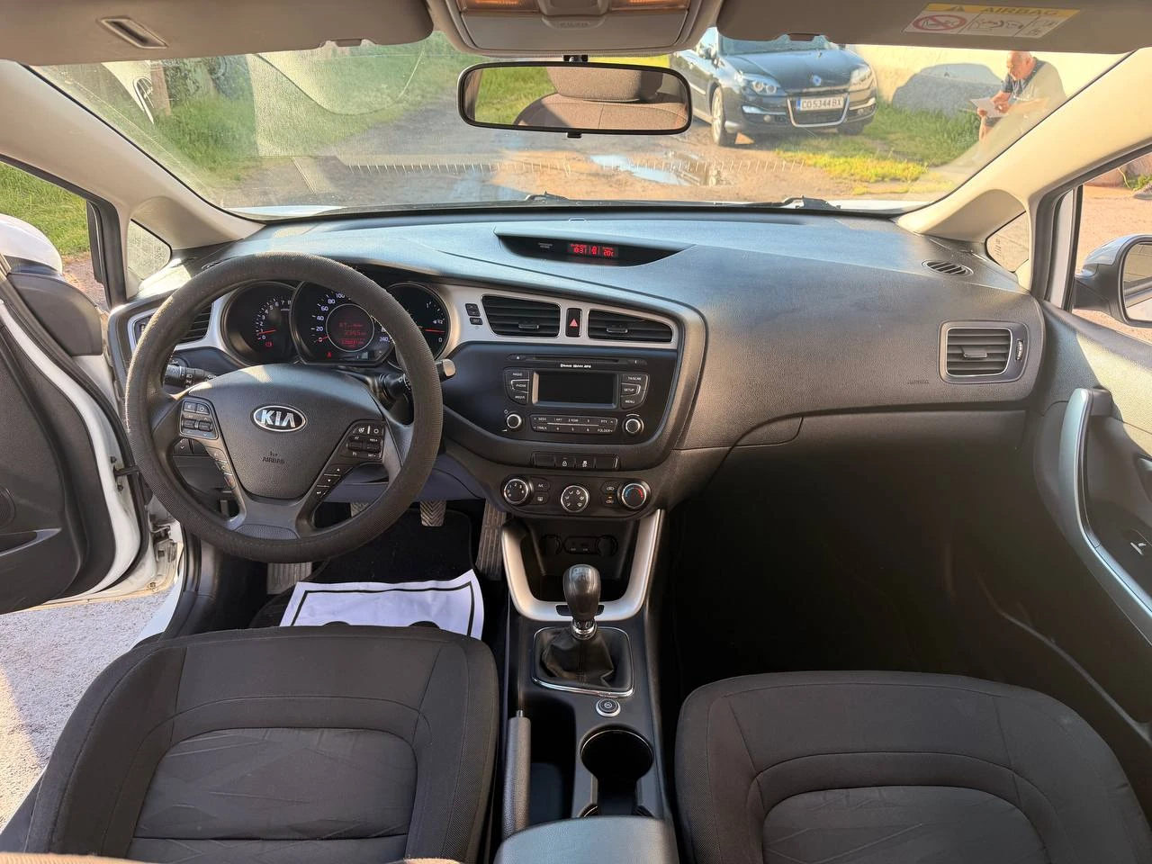 Kia Ceed 1.4 100кс Бензин+ Газ BRC, снимка 9 - Автомобили и джипове - 54786693