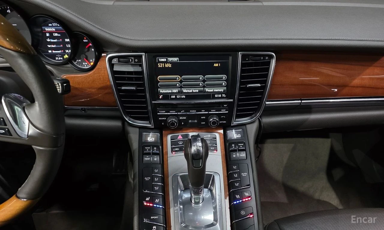 Porsche Panamera 3.6 FACE* ПОДГРЕВ* ОБДУХВАНЕ* КАМЕРА* КРАЙНА ЦЕНА*, снимка 12 - Автомобили и джипове - 54827831
