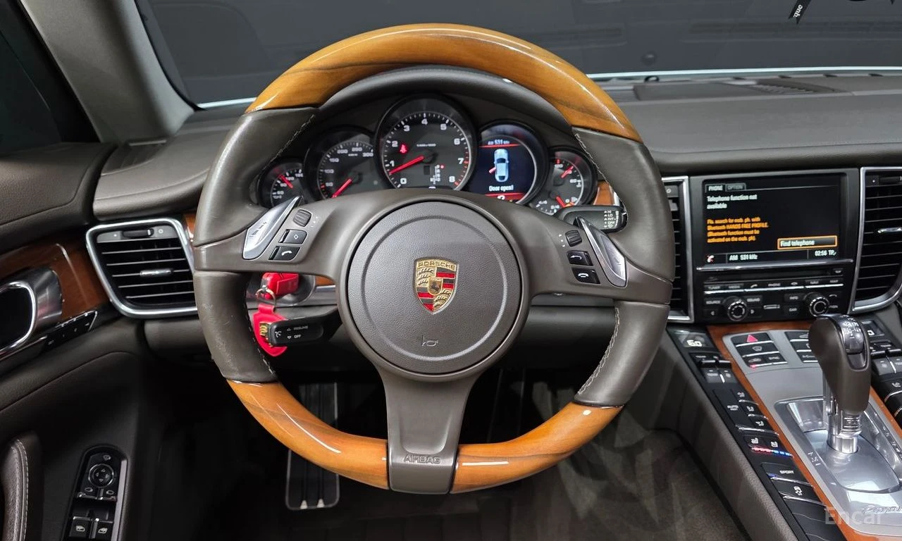 Porsche Panamera 3.6 FACE* ПОДГРЕВ* ОБДУХВАНЕ* КАМЕРА* КРАЙНА ЦЕНА*, снимка 10 - Автомобили и джипове - 54827831