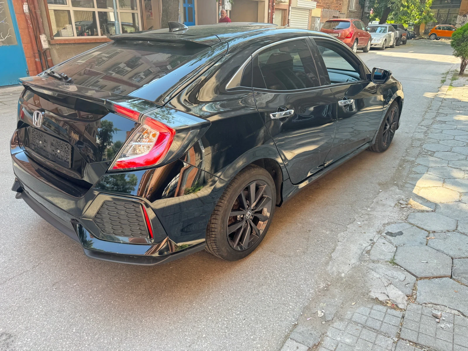 Honda Civic Prestige 1.5 turbo, снимка 3 - Автомобили и джипове - 55011045