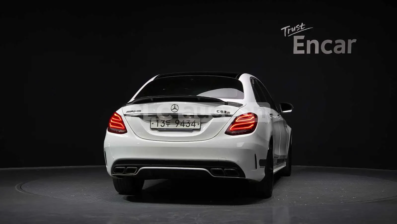 Mercedes-Benz C 250 4MATIC AMG63S PACK/HEAD UP/360/PANO, снимка 4 - Автомобили и джипове - 55089197