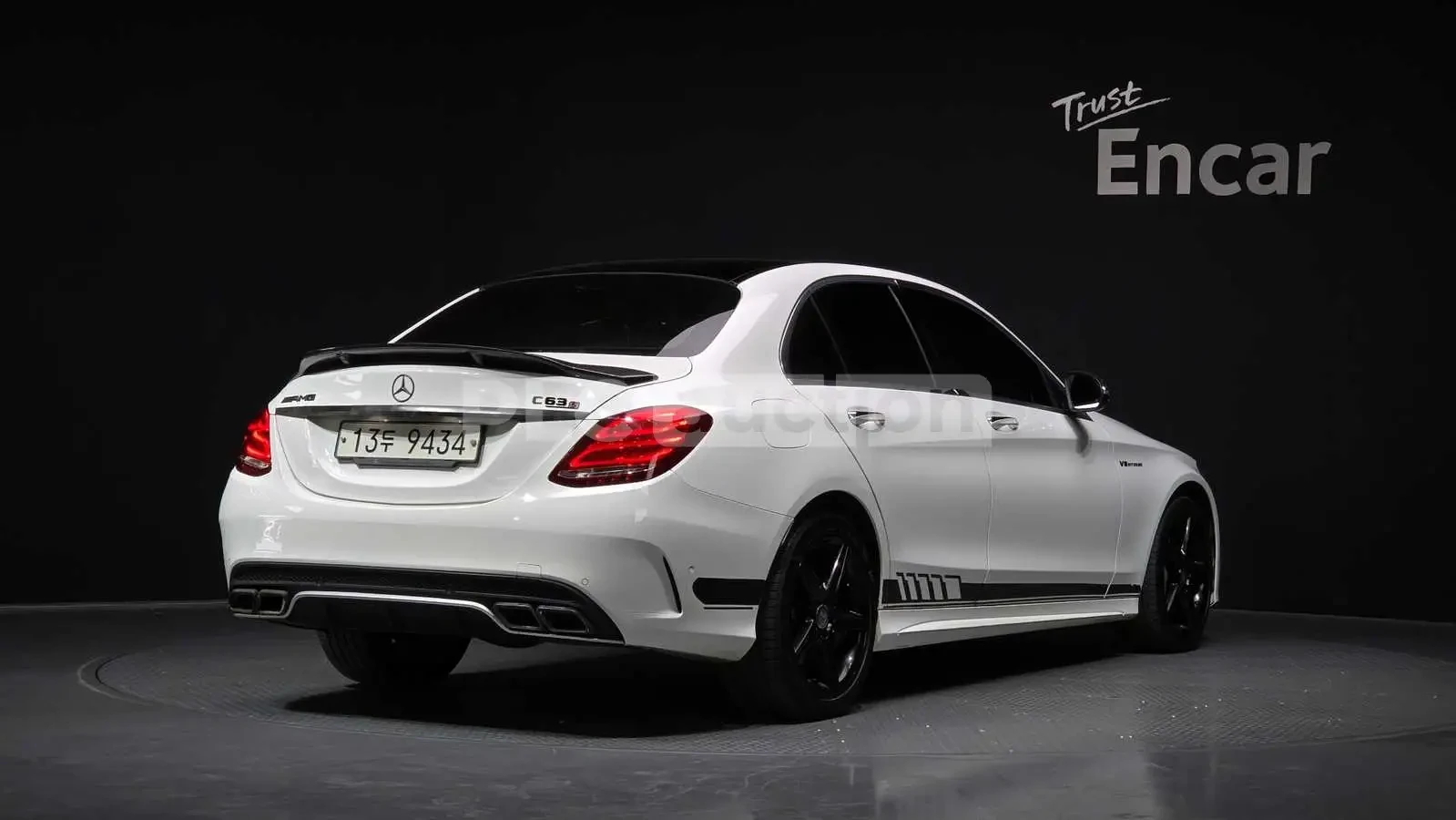 Mercedes-Benz C 250 4MATIC AMG63S PACK/HEAD UP/360/PANO, снимка 2 - Автомобили и джипове - 55089197