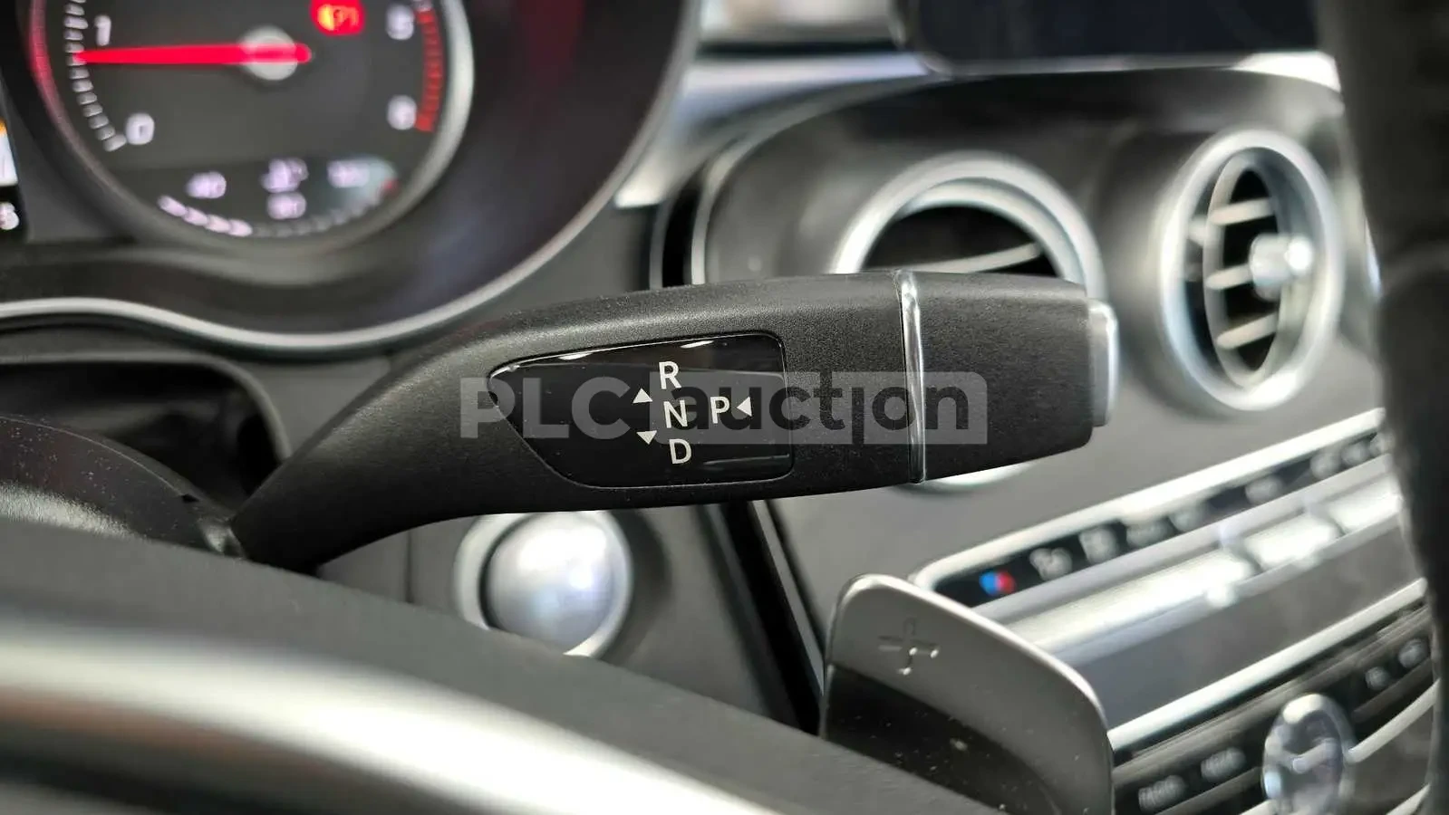 Mercedes-Benz C 250 4MATIC AMG63S PACK/HEAD UP/360/PANO, снимка 8 - Автомобили и джипове - 55089197