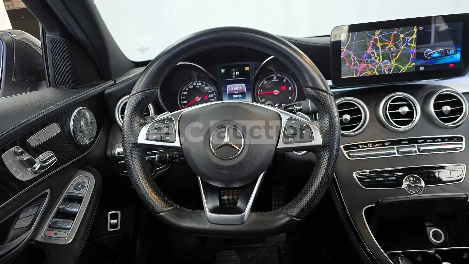Mercedes-Benz C 250 4MATIC AMG63S PACK/HEAD UP/360/PANO, снимка 11 - Автомобили и джипове - 55089197
