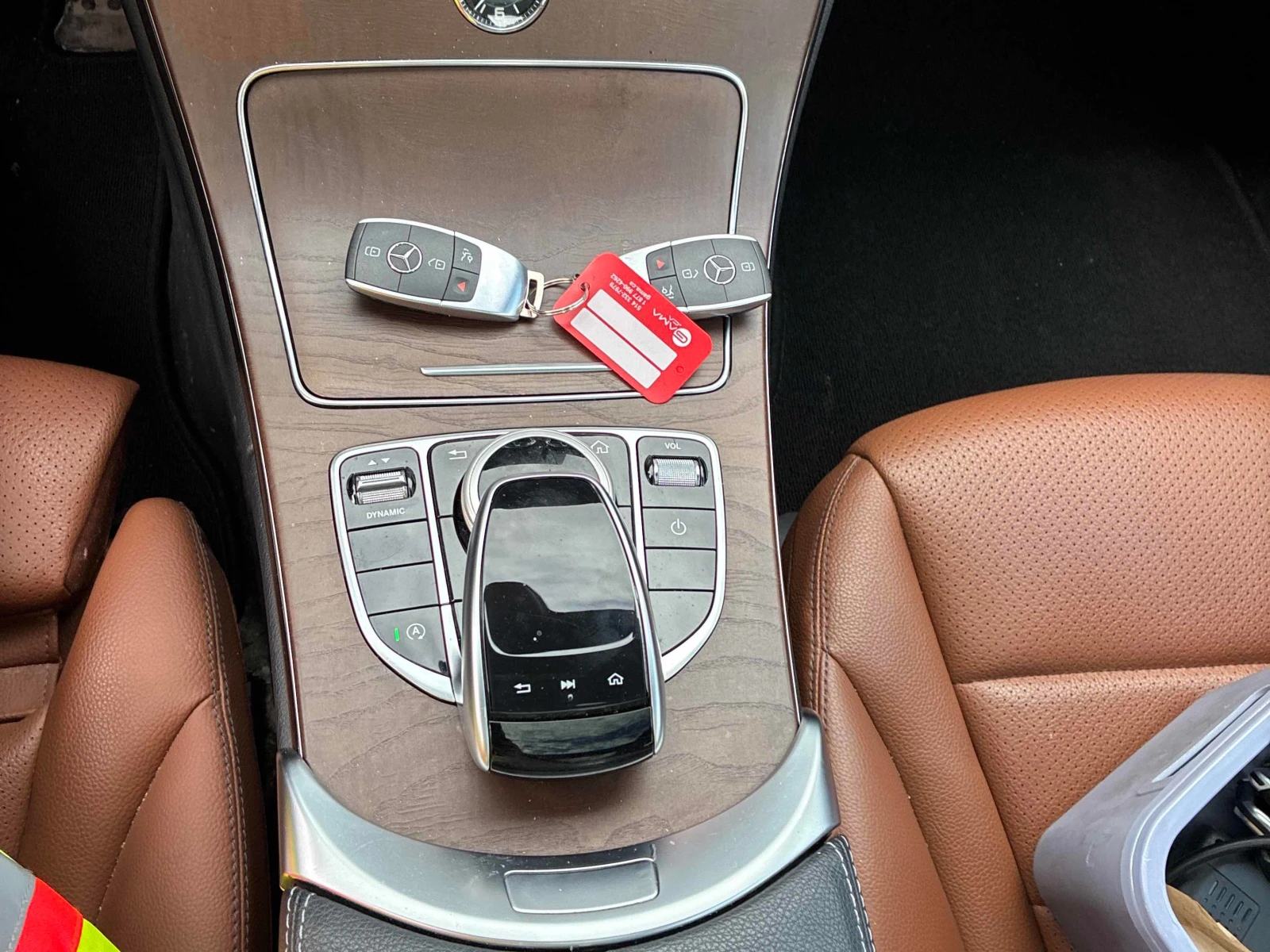 Mercedes-Benz C 300 * ПЕРФЕКТНО СЕРВИЗИРАНА * БЕЗ ИНЦИДЕНТИ, снимка 11 - Автомобили и джипове - 55968147