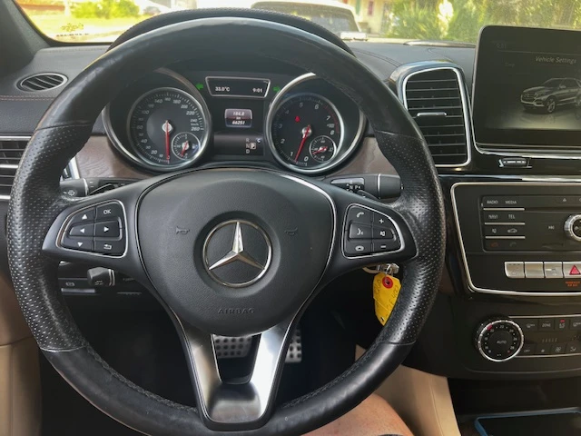 Mercedes-Benz GLE 400 3.0 4MATIC * LED* PANO* AMG* MASSAGE* DVD* 9G- Tro - изображение 8