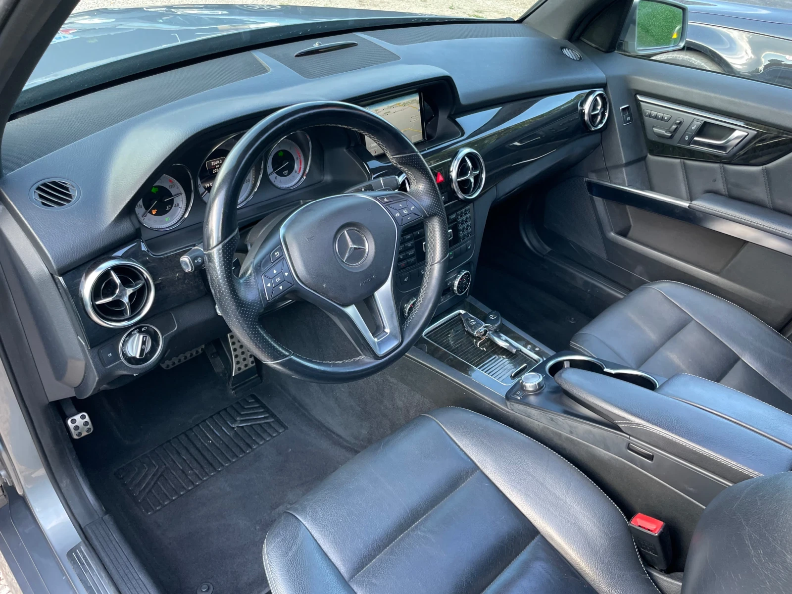 Mercedes-Benz GLK 350CDI/AMG/360 КАМЕРИ/ПАНОРАМА/DISTRONIC/СЕР. ИСТ. - изображение 8