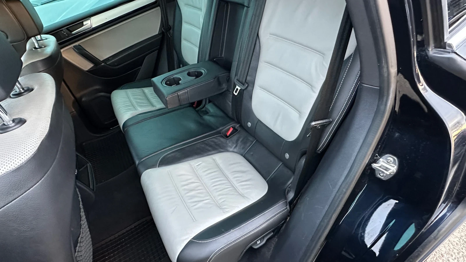 VW Touareg Facelift 3.6V6, снимка 10 - Автомобили и джипове - 53804719