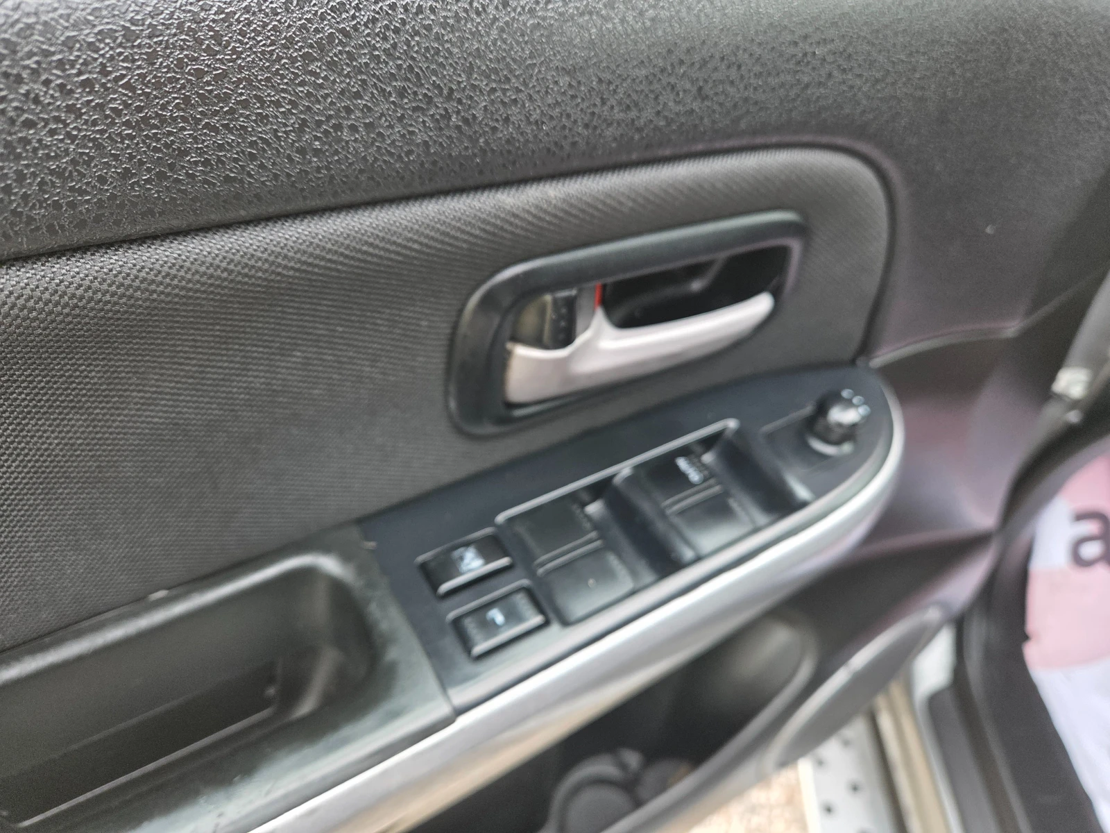 Suzuki Grand vitara 1.9 D 4x4, снимка 11 - Автомобили и джипове - 54017015