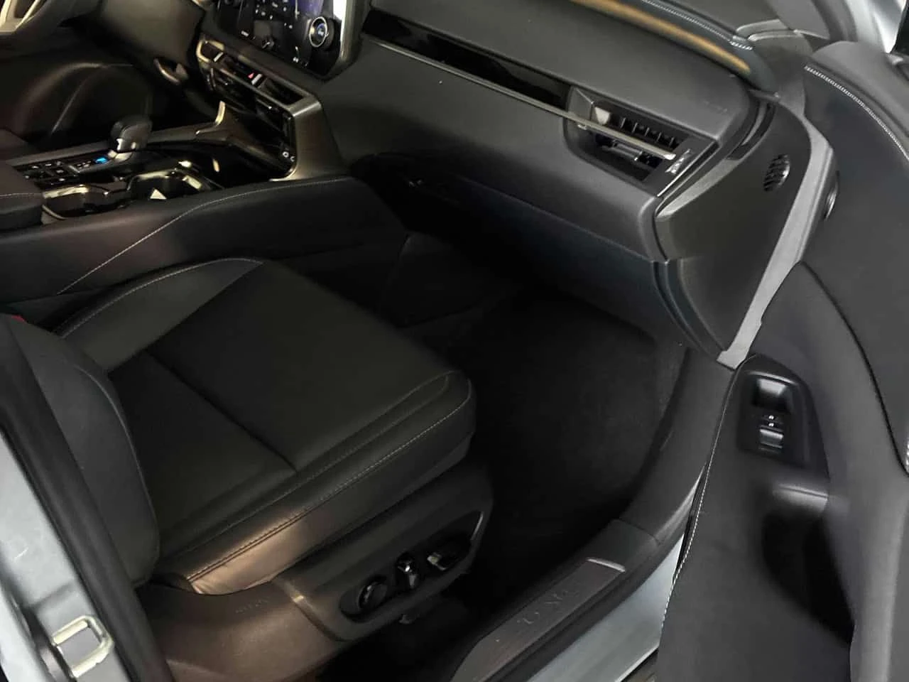 Lexus RX 350h / DISTRONIC / CAMERA / ОБДУХВАНЕ / КЛИП НА МОТОРА , снимка 14 - Автомобили и джипове - 54134838