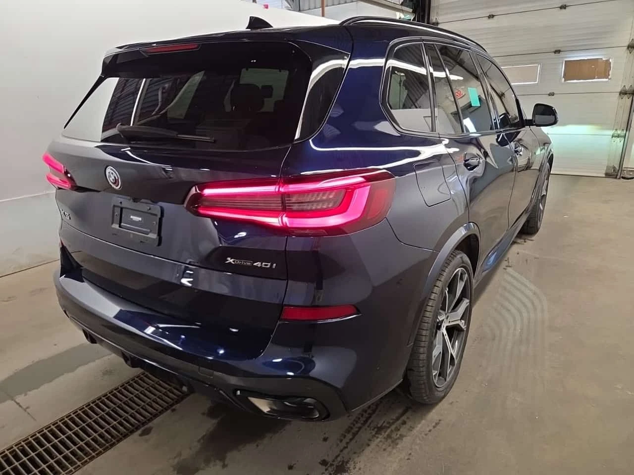 BMW X5 * xDrive40i * ПОДГРЕВИ * ПАНО * HEAD-UP* CARFAX, снимка 3 - Автомобили и джипове - 54794330