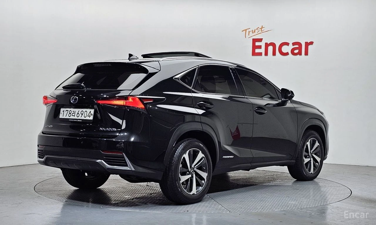 Lexus NX 300h SUPREME* ПОДГРЕВ* НАВИГАЦИЯ* 2 КЛЮЧА, снимка 2 - Автомобили и джипове - 54879188